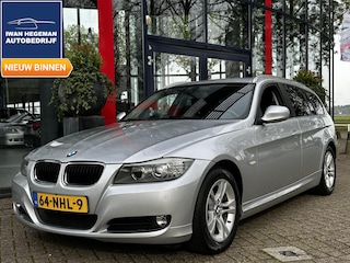 BMW 3-serie Touring 320i Business Line | Navi | Cruise | Trekhaak | PDC V+A | ECC