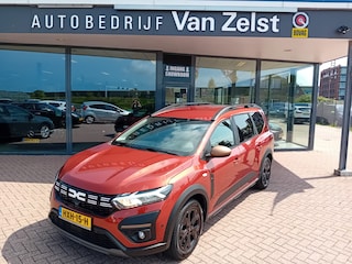 Dacia Jogger 1.0 TCe 110 Extreme 7p., Airco(automatisch), Carplay/Android auto, Bluetooth, Parkeersensoren, Cruise control. Navigatie, Stoelverwarming, Dode hoek detector, Keyless, Elektrische ramen en spiegels, Nieuwstaat, Dealer onderhouden, Fabrieksgarantie, BOVAG