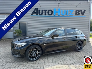 BMW 3-serie Touring 330e xDrive Trekhaak 19 inch LED Head-Up Display ACC Carplay