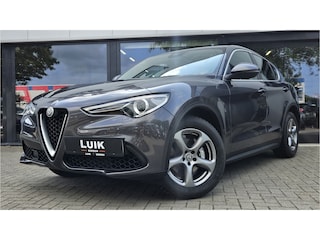 Alfa Romeo Stelvio 2.0 T AWD Super + NAVIGATIE + XENON + VOLLEER + MEMORY