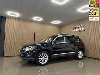 Volkswagen Tiguan 1.4 TSI Sport&Style 4Motion * Panoramadak / Xenon / Trekhaak / NL Auto *