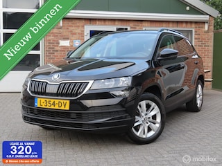 Skoda Karoq 1.5 TSI ACT Business Edition|Black on Black|Wegklapbare trekhaak.