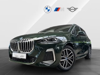 BMW 2-serie Tourer 230e xDrive M-SPORT ** LED, NAVI+, LEDER/ALC, PANORAMA, HuD, PRIVACY, 18-inch LMV - Ex BMW-AG - UNFALLFREI ** ** INFORMEER OOK NAAR ONZE AANTREKKELIJKE FINANCIAL-LEASE TARIEVEN **