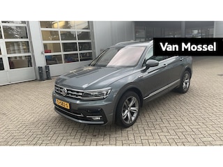 Volkswagen Tiguan 1.4 TSI Highline Business R Automaat | Panorama dak | R-line interieur | Camera | Parkeersensoren | Stoelverwarming | Navigatie | Trekhaak |