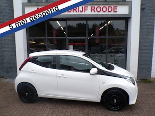 Toyota Aygo 1.0 VVT-i x-joy AUTOMAAT,AIRCO,NIEUWE APK !!