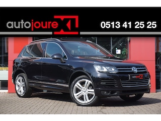 Volkswagen Touareg 3.0 TDI R-line | Panoramadak | Luchtvering | Trekhaak | Leder | Standkachel | 360° Camera |