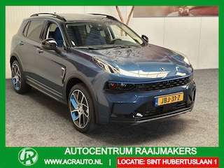 Lynk & Co 01 1.5 50 STUKS OP VOORRAAD ! VOL OPTIES ! ACHTERUITRIJCAMERA ADAPTIVE CRUISE CONTROL PANORAMA SCHUIF/KANTELDAK APPLE CARPLAY/ANDROID RIJSTROOKSENSOREN ZEER MOOI !! Brgl