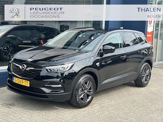 Opel Grandland X 1.2 Turbo 120 Jaar Edition | All Season banden | Navigatie | Climate / Cruise Control | Lichtmetaal | Hoge zitpositie | Apple Carplay/Android Auto | Parkeercamera | Parkeersensoren.