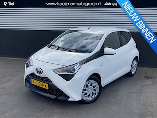Toyota Aygo 1.0 VVT-i x-play Apple CarPlay/Android auto navigatie, achteruitrij camera, cruise control, airconditioning