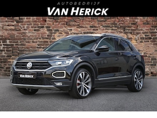 Volkswagen T-Roc 1.5 TSI Sport 150PK | Navigatie | Trekhaak | ACC | Stoelverwarming