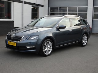 Skoda Octavia Combi 1.5 TSI Greentech Business Edition Automatische airco, navigatie, stoelverwarming, cruise controle, parkeersensoren voor en achter, licht metalen velgen 17 inch, enz.