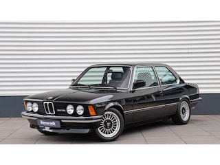 BMW 323i