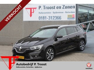 Renault Mégane Estate 1.5 dCi Bose Navigatie/Achteruitrijcamera/Parkeersensoren rondom/Dodehoek detectie/Park assist/Climate control/Cruise control/Trekhaak/Bluetooth/17'' Lichtmetalen velgen.