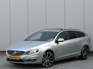 Volvo V60 2.0 T4 AUT Polar+ Dynamic 12 MND garantie / Schuifdak / Xenon / Trekhaak