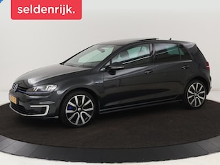 Volkswagen Golf 1.4 TSI GTE | Panoramadak | Stoelverwarming | Camera | Park Assist | Trekhaak | Full LED | Navigatie | Sportstoelen | PHEV | Plug In