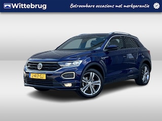 Volkswagen T-Roc 1.5 TSI Sport / Pano / Navigatie / Led / Digitaal dashboard / Camera / Parkeersensoren / Lichtmetaal 18 inch /