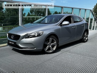 Volvo V40 1.6 T3 Summum Xenon verlichting, Zwart lederen bekleding, Parkeer camera, 17 inch lichtmetalen velgen, volledig dealeronderhouden
