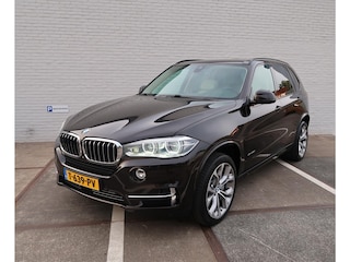 BMW X5 xDrive50i 450pk Automaat I Panoramadak I Harman Kardon I Elek. Trekhaak I Stoelverwarm. I HUD I Memory I Stuurverwarm. I 360Cam. I PDC V+A I Leder I