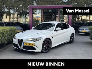 Alfa Romeo Giulia 2.9 V6 Quadrifoglio | NEDERLANDSE AUTO / NAP | CARBON | APPLE CARPLAY | ACHTERUITRIJACAMERA | NAVIGATIE | DAB RADIO |
