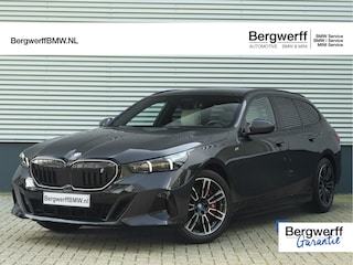 BMW i5 Touring eDrive40 M-Sport Pro - Onderstel Prof - Pano - Trekhaak - Driving Ass Prof