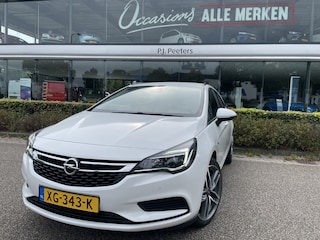 Opel Astra Sports Tourer 1.0 Turbo Online Edition Airco - Cruise control - Parkeersensoren achter - Licht metalen velgen 18 inch - Navigatie - Lederen stuurwiel