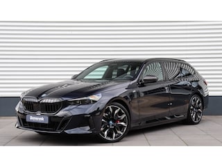 BMW 5-serie Touring 550e xDrive M-Sport Pro | Stoelventilatie | Bowers & Wilkins | M Onderstel Professional | Panoramadak | Head-up | Carbon | Trekhaak