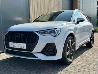 Audi Q3 45 TFSIe 245pk S Line | Trekhaak | Virtual | ACC | Stoelverwarming | Elektrische achterklep | DAB | Carplay |