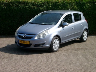 Opel Corsa 1.2-16V Enjoy 5drs Airco, NL auto met NAP elektrische ramen, all season banden