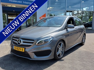 Mercedes-Benz B-klasse 180 122pk Automaat Business Solution AMG | Navi | Airco | Cruise | Bluetooth Carkit+Streaming | Led Koplampen | Pdc V+A+Assist | Licht+Regensensor | 18''lm | Trekhaak