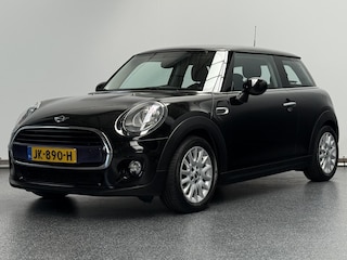 Mini Cooper 1.5 Business | Airco | Navigatie | NL Auto