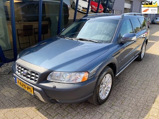 Volvo XC70 2.5 T Summum Automaat AWD 210PK LEER / XENON / PDC / BLIS