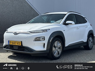 Hyundai Kona EV Fashion 64 kWh Navigatie / Cruise control / Camera / Apple carplay - Android auto / Parkeersensoren / Vierseizoensbanden