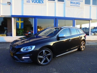 Volvo V60 1.6 T3 R-DESIGN, NAVI,18 INCH,ORG NL!!! 113 DKM! NIEUWSTAAT!!