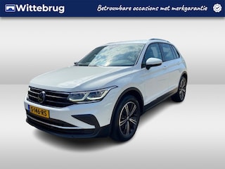 Volkswagen Tiguan 1.5 TSI 150pk DSG Life Business / 18" LMV / LED Plus / Digital Cockpit Pro / Trekhaak Elek. / Navi / Camera / Stuur en Stoelverwarming