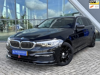 BMW 5-serie Touring 520i High Executive 184pk Automaat / Trekhaak Wegklapbaar / Stoelverwarming