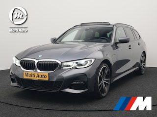 BMW 3-serie Touring 330e M Sport Plug In Hybrid 293pk Dealer O.H PHEV | Trekhaak Af Fabriek | Panodak | Head Up | Adaptive Cruise | Apple Carplay | Sfeerverlichting | Alcantara Sportstoelen Verwarmd | Navigatie | Virtual | DAB |