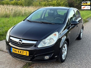 Opel Corsa 1.4-16V Enjoy 5-Drs Airco Electric pakket Audio-CD/MP3 ABS LMV 15" Cruisecontrol Colorpakket Dealeronderhoud Nieuwe Apk