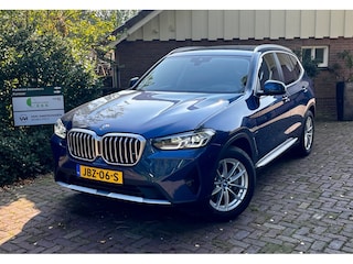 BMW X3 XDrive30e LCI | 292 pk PHEV | Leder | HUD | HIFI | Live Cockpit | Trekhaak | 1e eig. | Dealer OH | Phytonicblau | Rijklaar