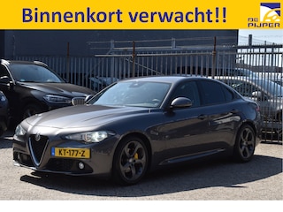 Alfa Romeo Giulia 2.0T Super 200 pk Sport Pack | NL-Auto | Zéér netjes | Leder | Elekt.stoel | Camera | Navi