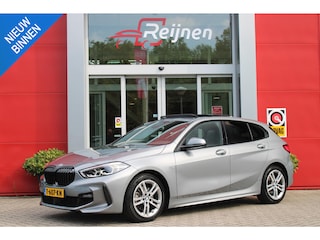 BMW 118i 136PK INTRODUCTION EDITION M-SPORT | PANORAMISCH SCHUIF/KANTEL DAK | SHADOW LINE PAKKET | SFEER VERLICHTING | LEDEREN BEKLEDING "DAKOTA GEPERFOREERD" | ACHTERUITRIJ CAMERA | PARKEERSENSOREN VOOR EN ACHTER | ALARM | STOEL VERWARMING | DRAADLOZE APPLE CARPLAY/ANDROID AUTO | LICHTMETALEN VELGEN 17" | LANE ASSIST | DAB+ RADIO | SPORT STOELEN | WARMTE WEREND GLAS | BMW LIVE COCKPIT PROFESSIONAL |