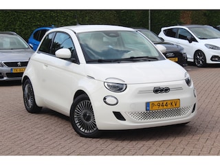 Fiat 500 Icon 42 kWh / Apple CarPlay / Parkeerhulp achter / Keyless / 16'' / DAB / Cruise Control