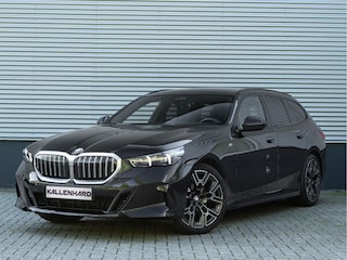 BMW 5-serie Touring 520i M-Sport - Driving + Parking Ass Plus - Head-Up - Adaptive LED