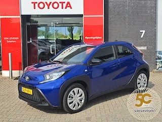 Toyota Aygo 1.0 VVT-i MT Play APPLE & ANDROID AIRCO METALLIC