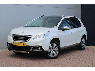 Peugeot 2008 1.2 PureTech Allure PANORAMADAK - TREKHAAK - NAVIGATIE