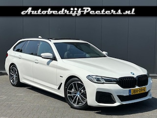 BMW 5-serie Touring 530e xDrive M Sport 1e eig. P-dak LED Live Cockpit Sfeerlicht