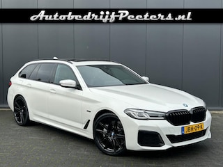 BMW 5-serie Touring 530e xDrive M Sport 1e eig. P-dak LED Live Cockpit Sfeerlicht