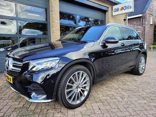 Mercedes-Benz GLC 250 4 MATIC AMG LINE 210 pk met trekhaak.