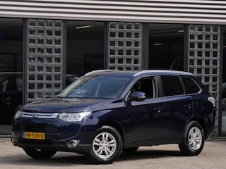 Mitsubishi Outlander 2.0 BUSINESS 7-PERSOONS/ TREKHAAK/ CAMERA