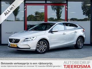 Volvo V40 1.5 T2 Nordic+ | Origineel NL | Stoelverwarming | Leder | Navigatie | Climate Control | Virtual Cockpit | Cruise Control | Parkeersensoren | LED Koplampen | Metallic Lak | 2e Eigenaar | Lichtmetalen Velgen 16'' | NAP |