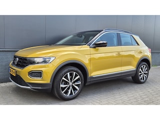 Volkswagen T-Roc 1.0 TSI Style Bns*Led*pano*blind-spot*clima*lane-ass*beats*nav